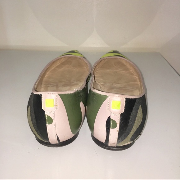 Valentino Camouflage Pointed-Toe Flats - Picture 6 of 8